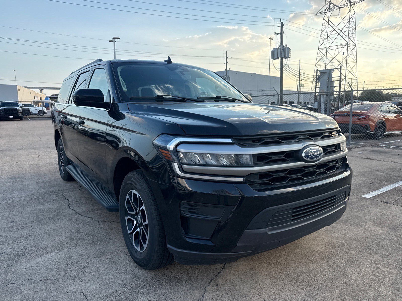 Used 2024 Ford Expedition Max XLT RWD image 1