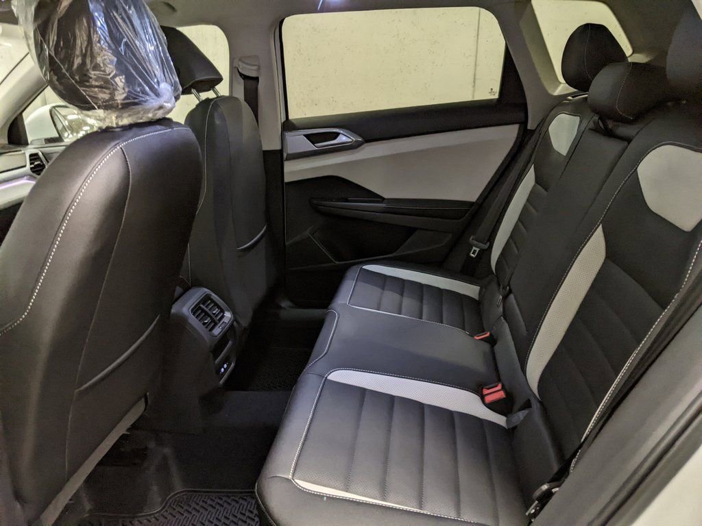 New 2026 Volkswagen Taos SEL AWD/4WD image 23