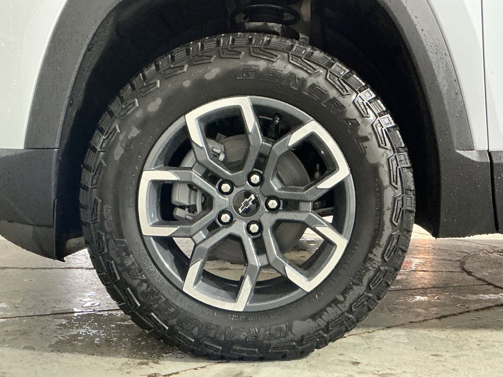 New 2026 Chevrolet Equinox ACTIV w/ Convenience Package III image 20