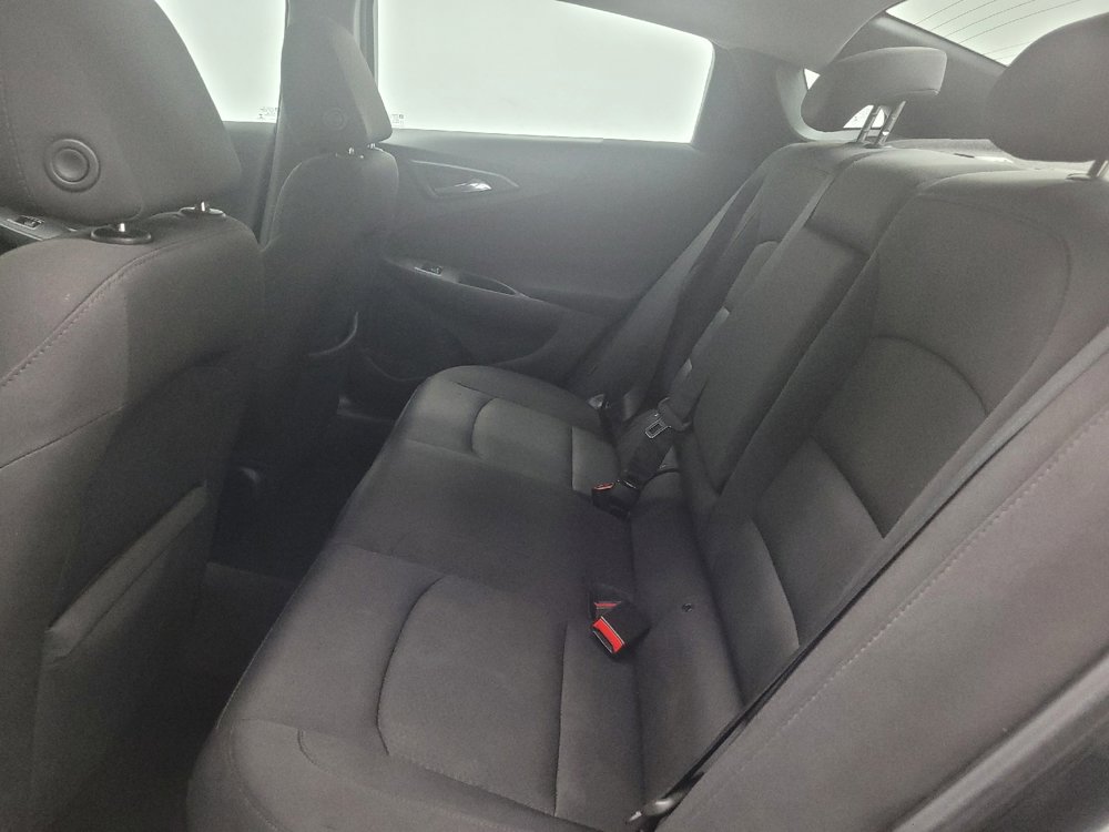 Used 2017 Chevrolet Malibu LT image 18