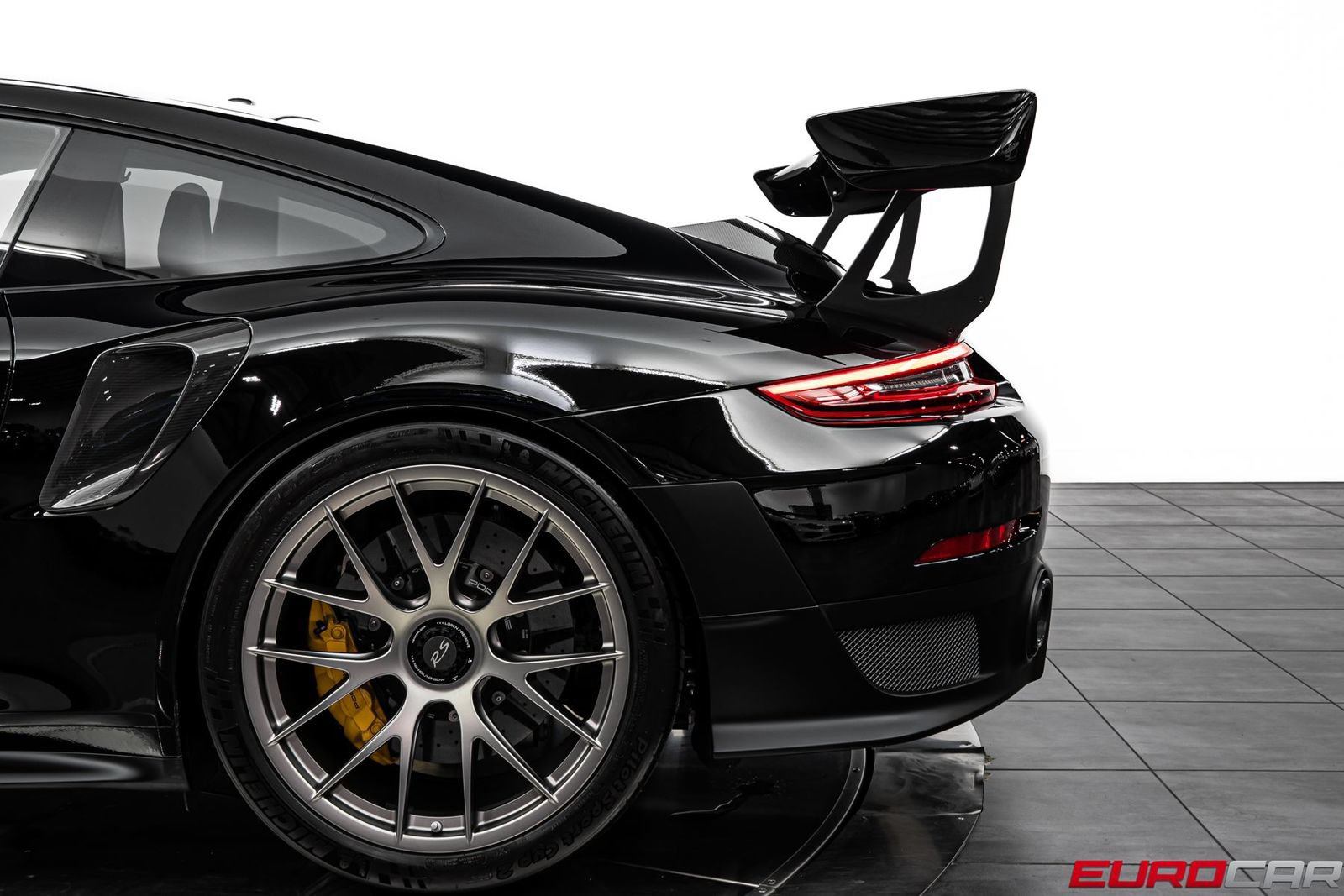 Used 2018 Porsche 911 GT2 RS RWD image 23