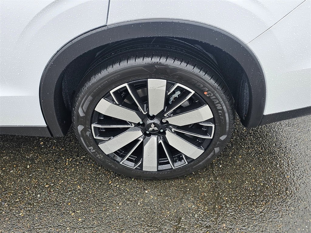 New 2026 Mitsubishi Outlander SE image 9