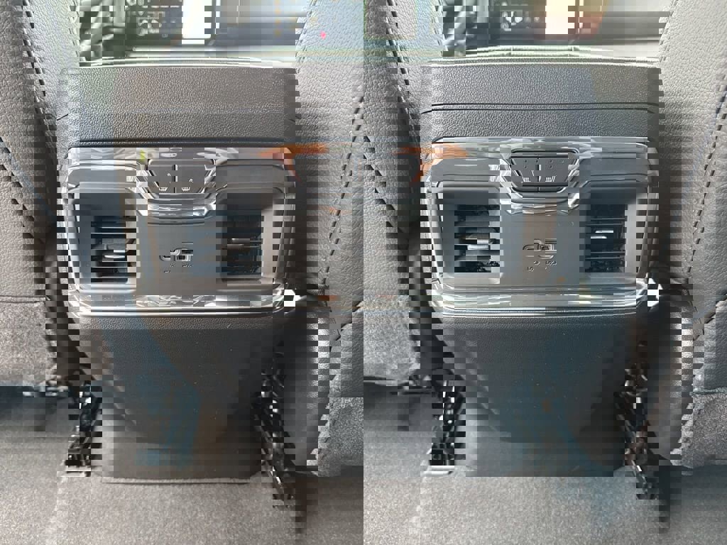 New 2025 GMC Sierra 2500 Denali w/ Denali Reserve Package image 24