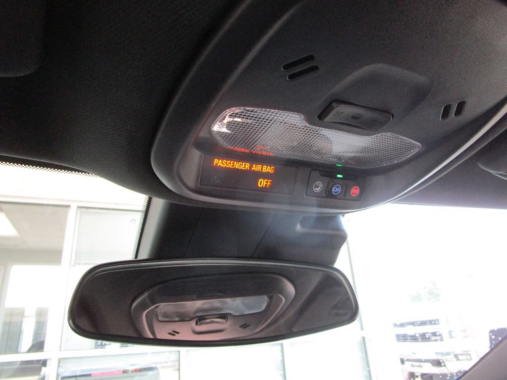 Used 2024 Chevrolet Trax RS FWD image 37