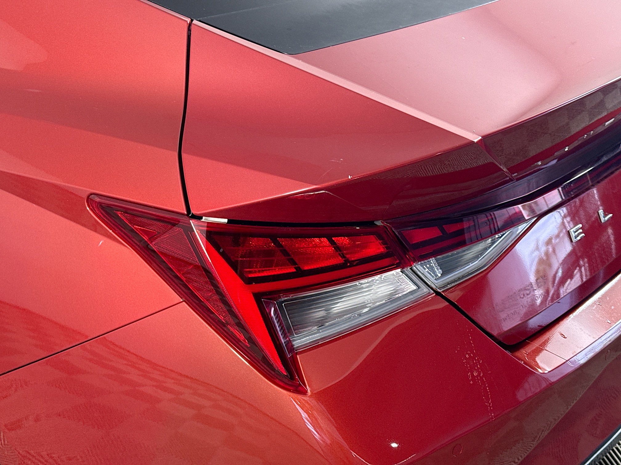 Used 2021 Hyundai Elantra Limited image 36