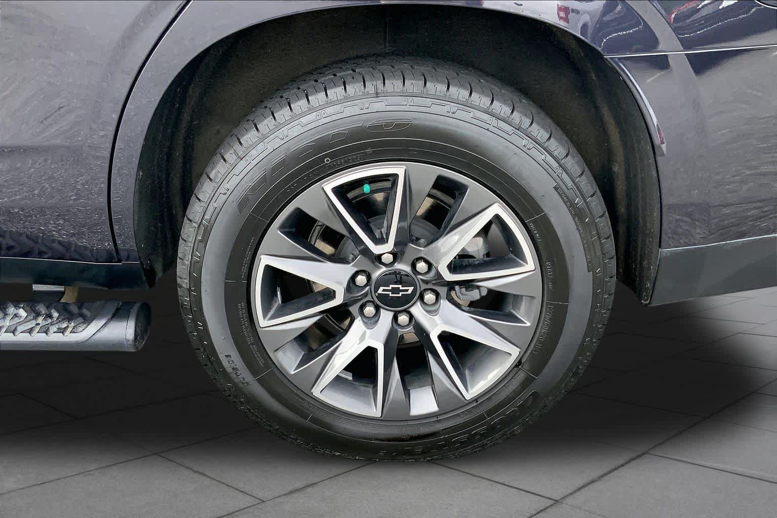 Used 2024 Chevrolet Tahoe Z71 w/ Z71 Off-Road Package AWD/4WD image 10