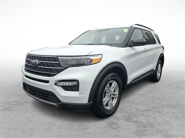 Used 2023 Ford Explorer XLT w/ Equipment Group 202A image 3