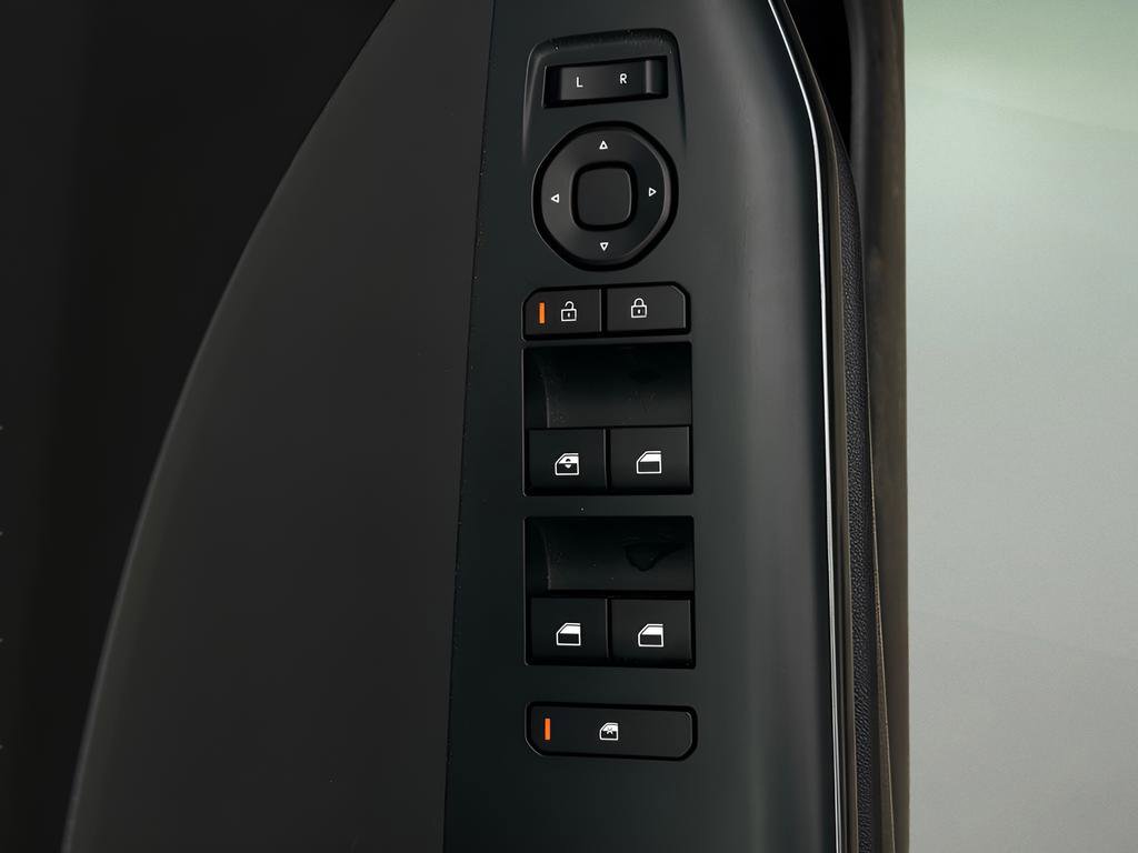 Used 2025 Kia K4 LXS image 17