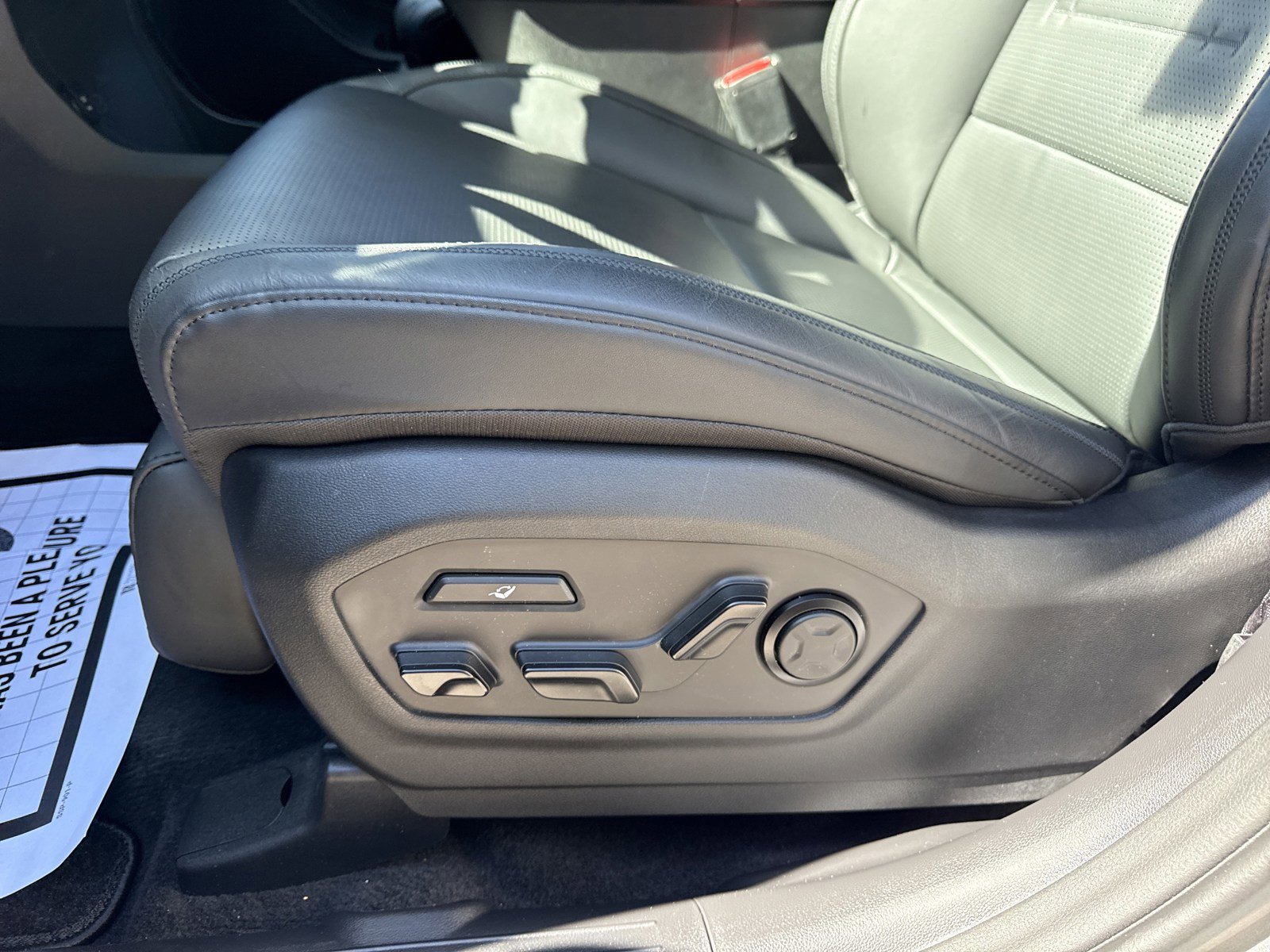 Used 2025 Hyundai Santa Fe Calligraphy image 12