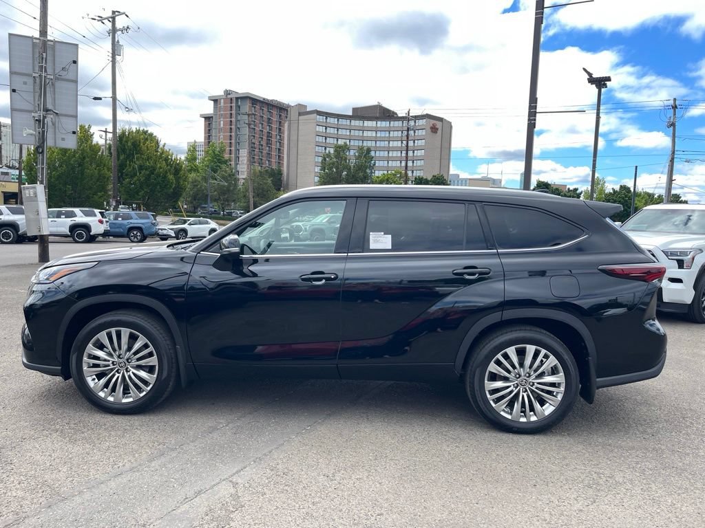New 2026 Toyota Highlander Platinum AWD/4WD image 5