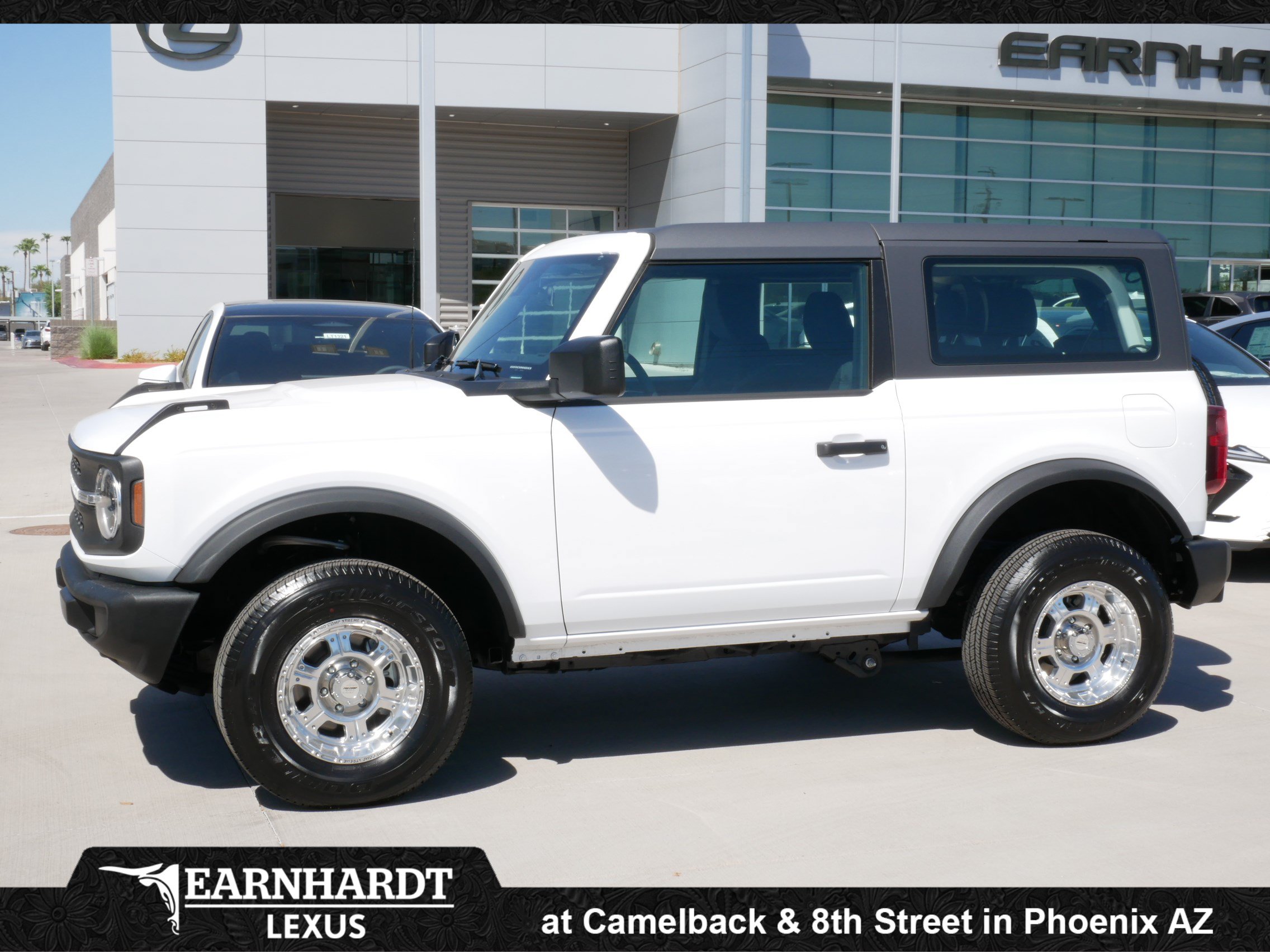 Used 2025 Ford Bronco 2-Door AWD/4WD image 1