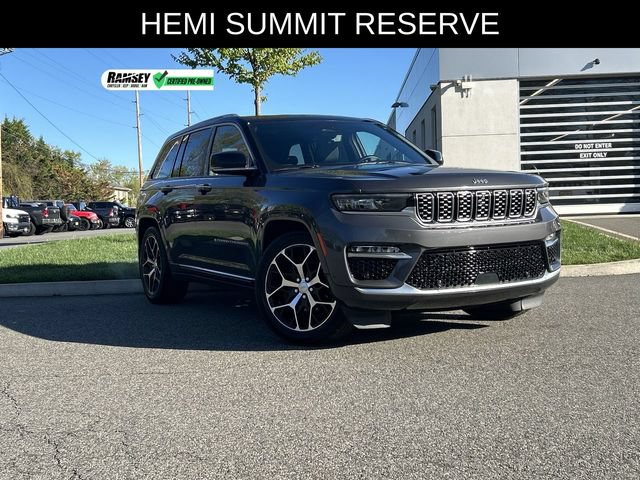 Used 2022 Jeep Grand Cherokee Summit AWD/4WD image 1