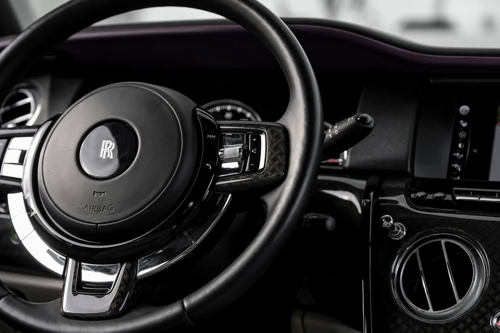 Used 2022 Rolls-Royce Cullinan Black Badge image 18