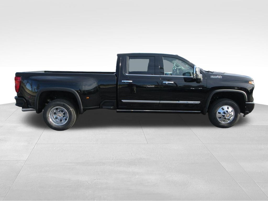 New 2026 Chevrolet Silverado 3500 High Country w/ High Country Premium Package AWD/4WD image 6