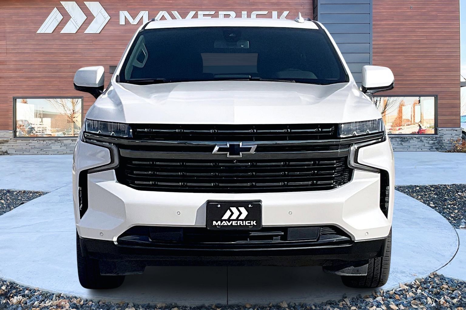 Used 2022 Chevrolet Suburban RST w/ Luxury Package image 2
