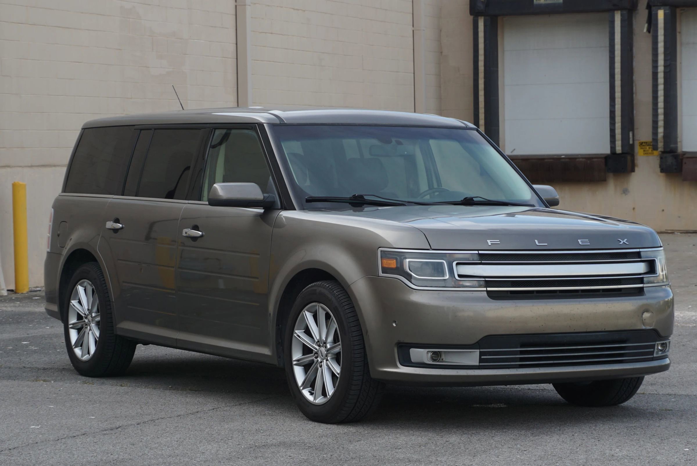 Used 2014 Ford Flex Limited w/ Equipment Group 301A FWD image 3