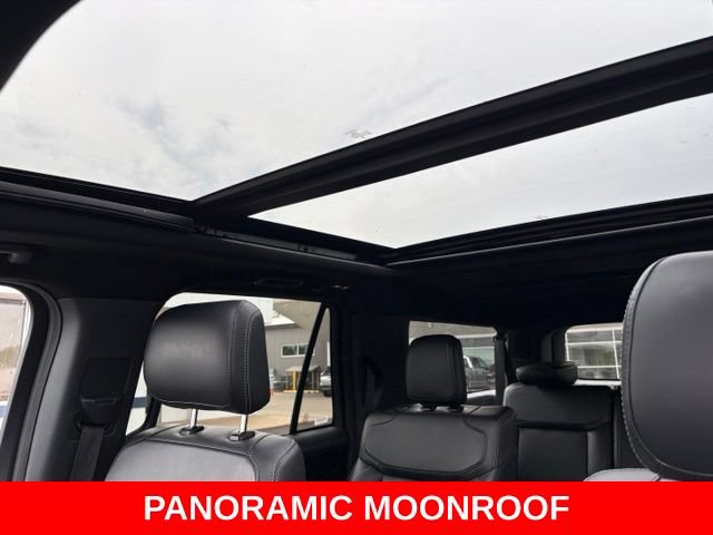 Used 2025 Ford Expedition Max Platinum w/ Stealth Appearance Package AWD/4WD image 3
