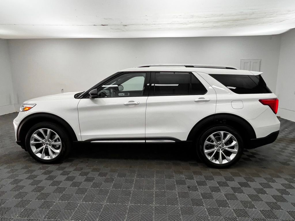 Used 2023 Ford Explorer Platinum w/ Technology Package image 13