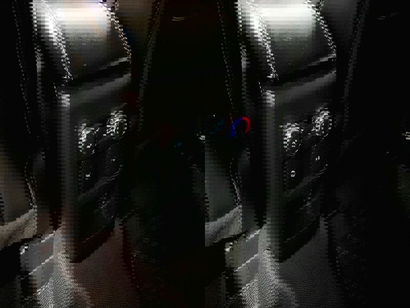 Used 2021 Ford Explorer XLT w/ Equipment Group 202A AWD/4WD image 28