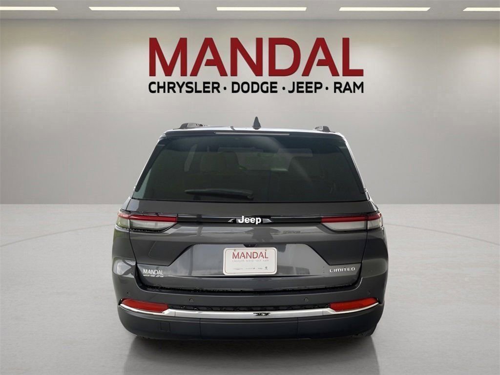 Used 2025 Jeep Grand Cherokee Limited image 7