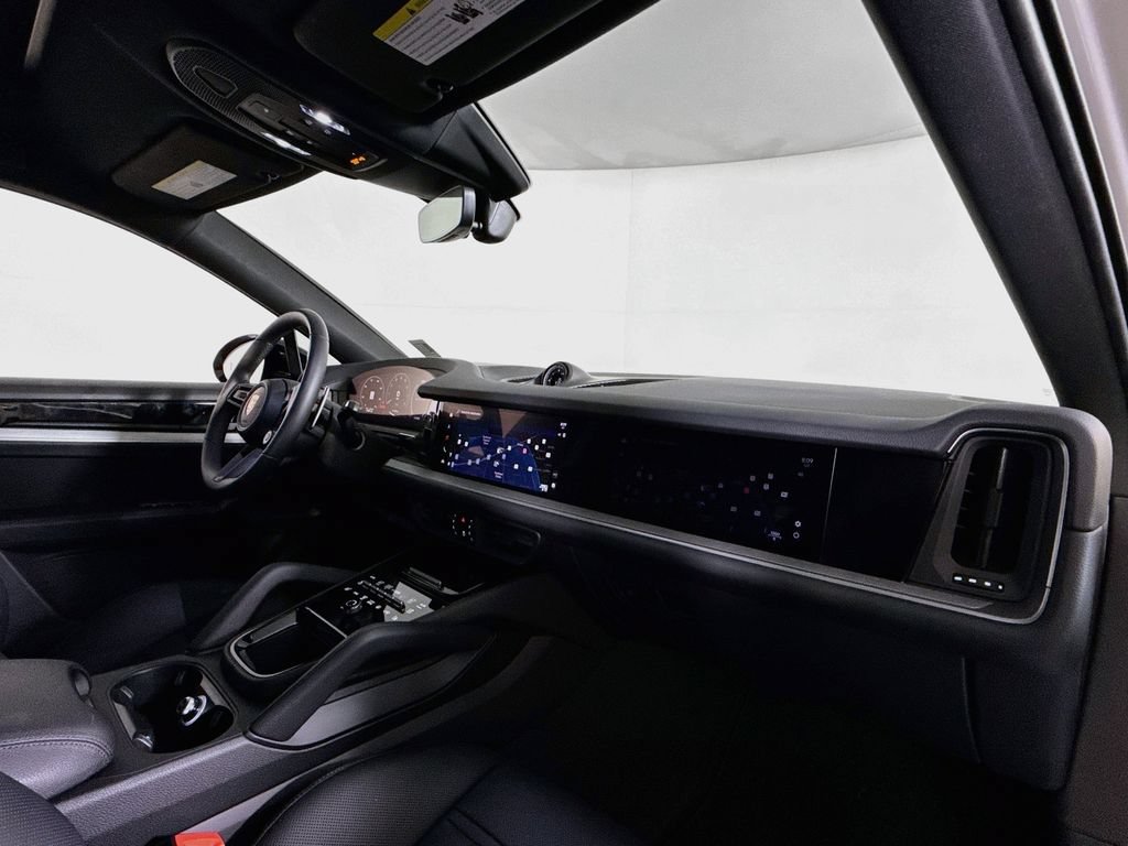 Certified 2026 Porsche Cayenne E-Hybrid Coupe AWD/4WD image 17