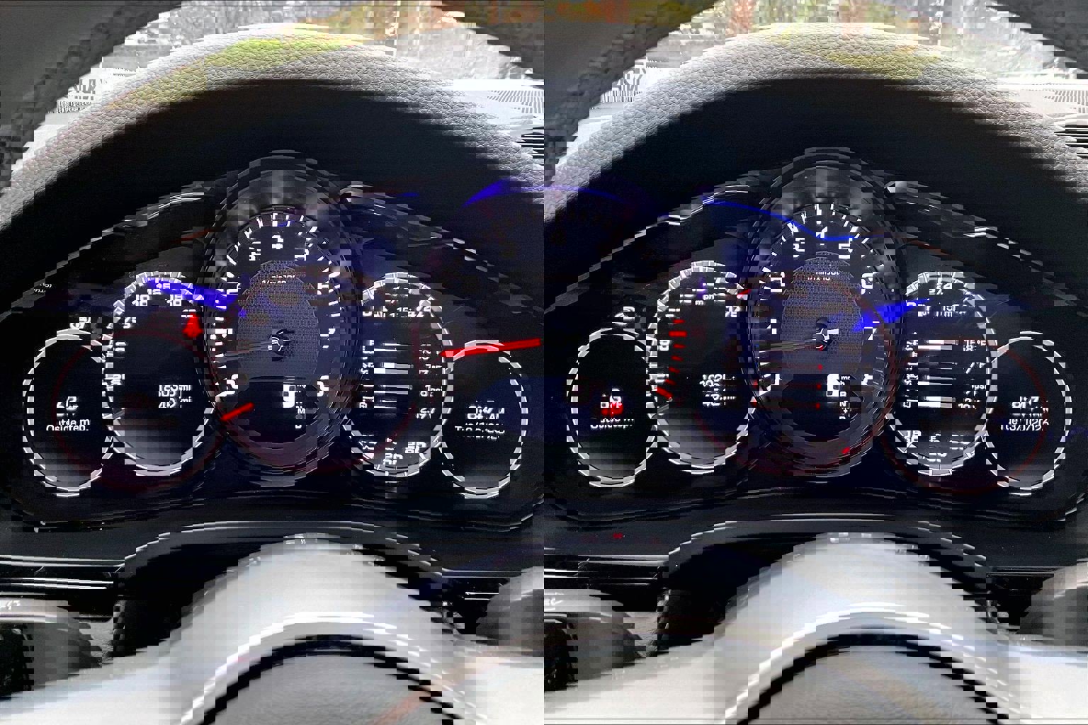 Used 2022 Porsche Cayenne Platinum Edition image 25