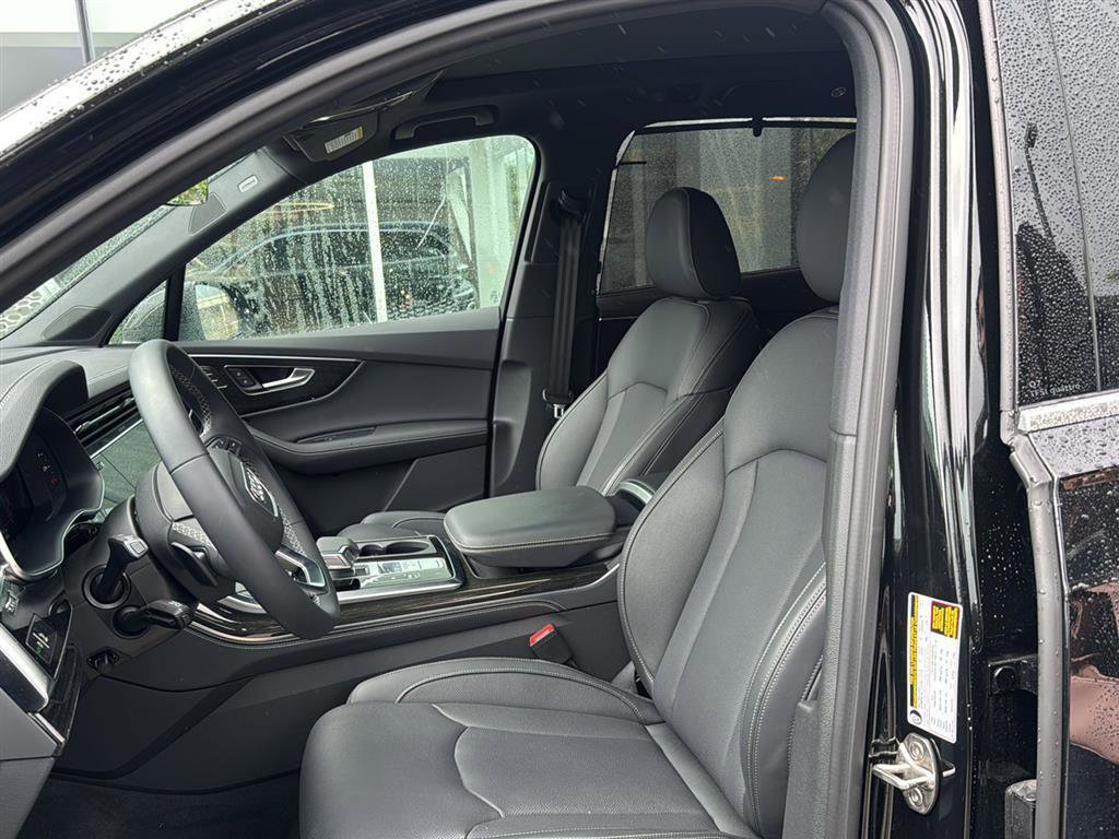 Used 2025 Audi Q7 3.0T Prestige w/ Prestige Package image 12