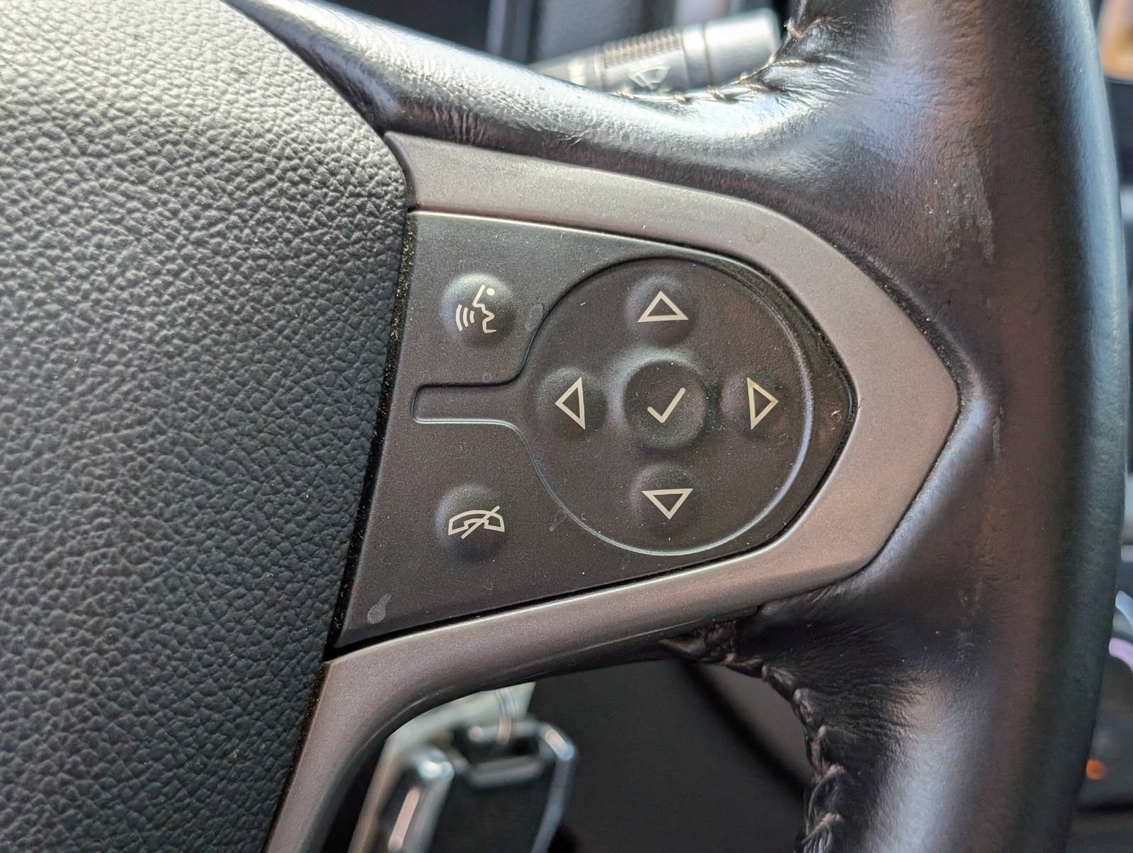 Used 2017 Chevrolet Colorado Z71 AWD/4WD image 23