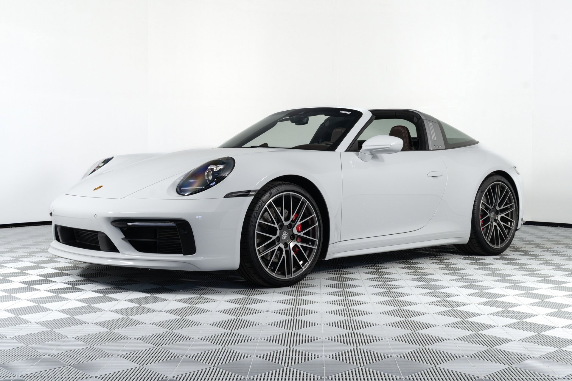Used 2021 Porsche 911 Targa 4S image 3