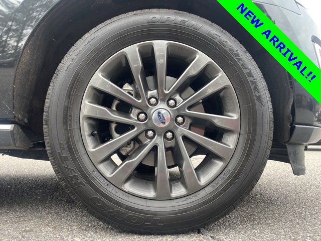 Used 2021 Ford Expedition Limited image 3