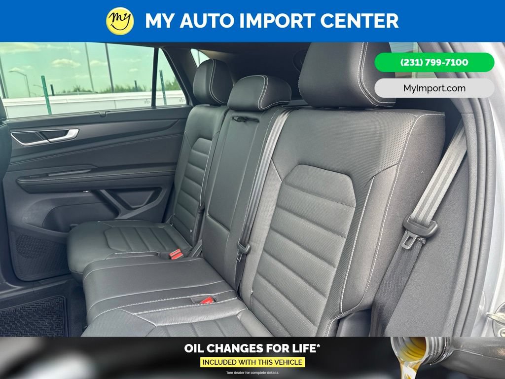 Used 2025 Volkswagen Atlas Cross Sport SEL AWD/4WD image 25