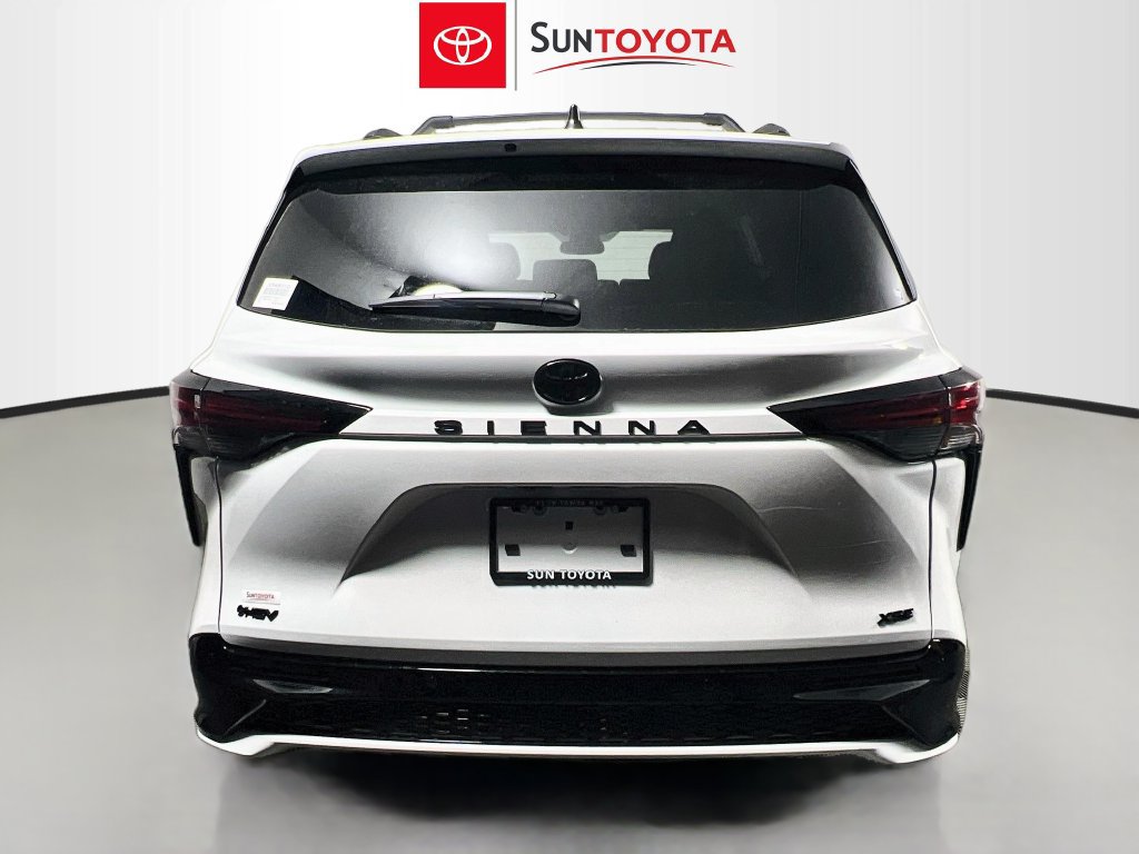 New 2026 Toyota Sienna XSE FWD image 4
