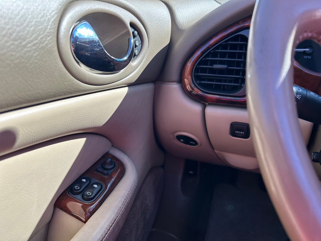 Used 1998 Jaguar XK8 Convertible image 32