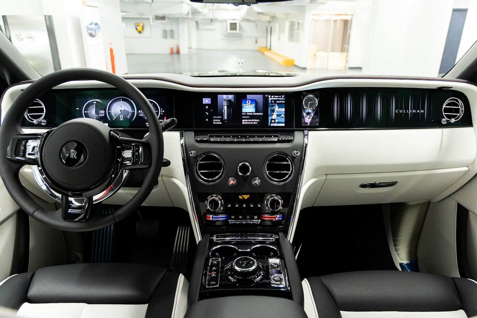 New 2026 Rolls-Royce Cullinan AWD/4WD image 48
