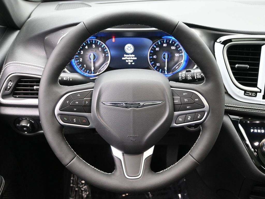 New 2026 Chrysler Pacifica Select image 17