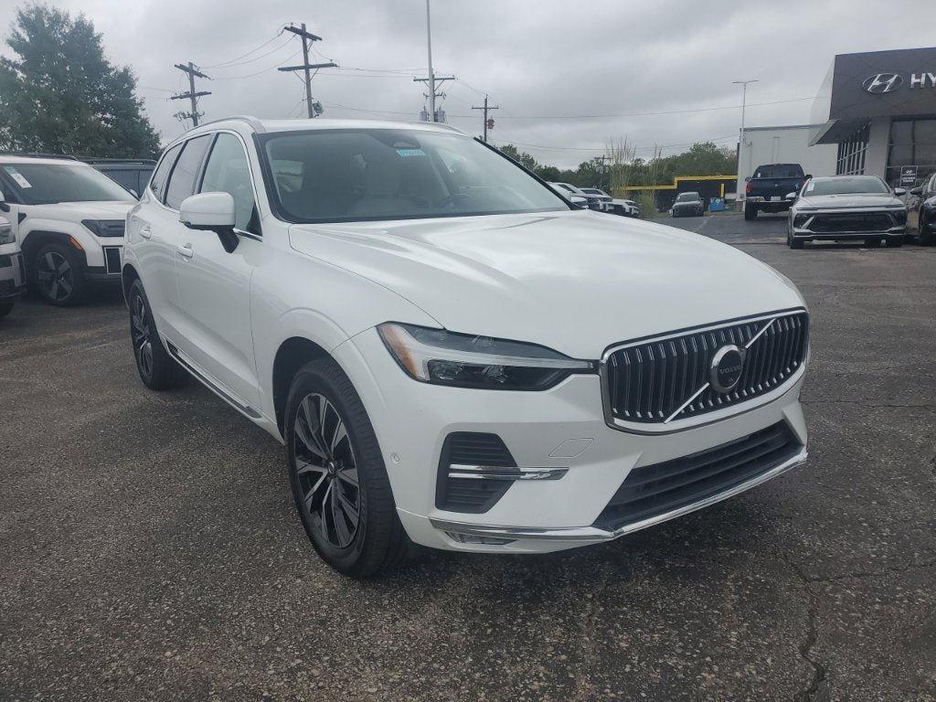 Used 2023 Volvo XC60 B5 Plus FWD image 3