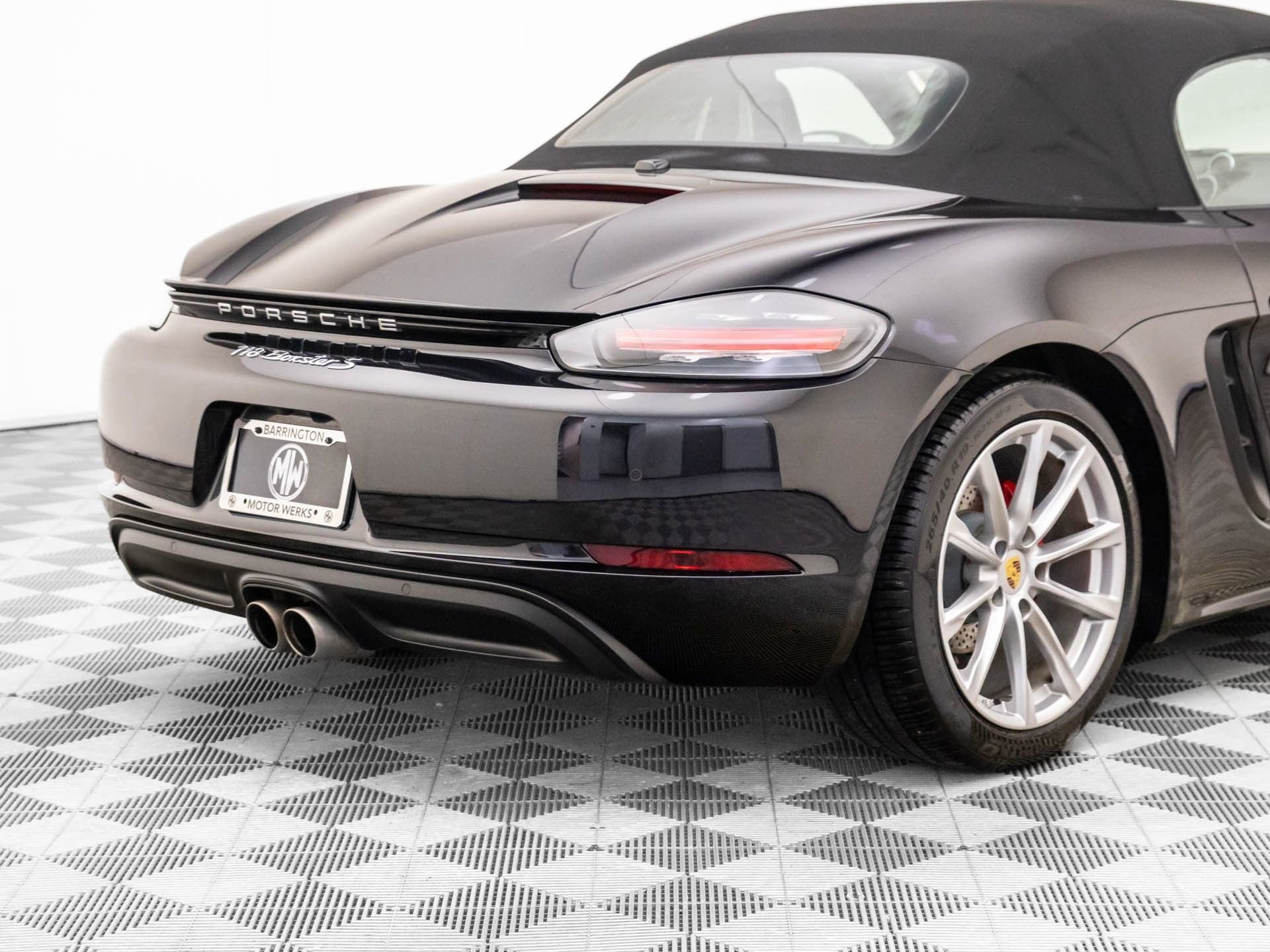 Used 2018 Porsche 718 Boxster S image 38