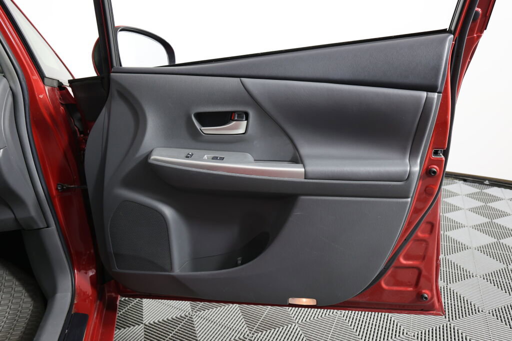 Used 2014 Toyota Prius V Three image 25