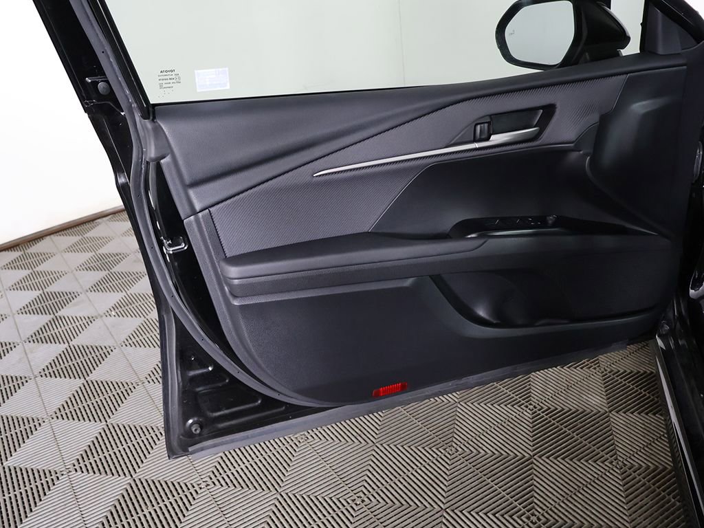 Used 2025 Toyota Camry SE FWD image 23