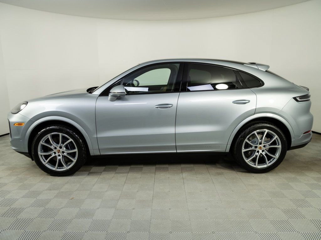 New 2026 Porsche Cayenne Base image 2