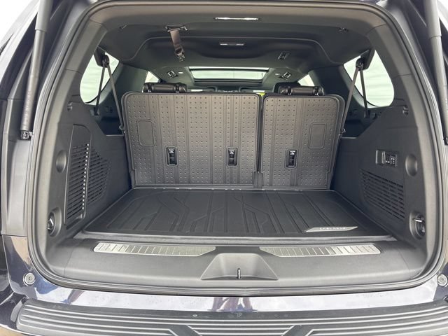 New 2026 Chevrolet Suburban Premier w/ Sun And Tow Package AWD/4WD image 22