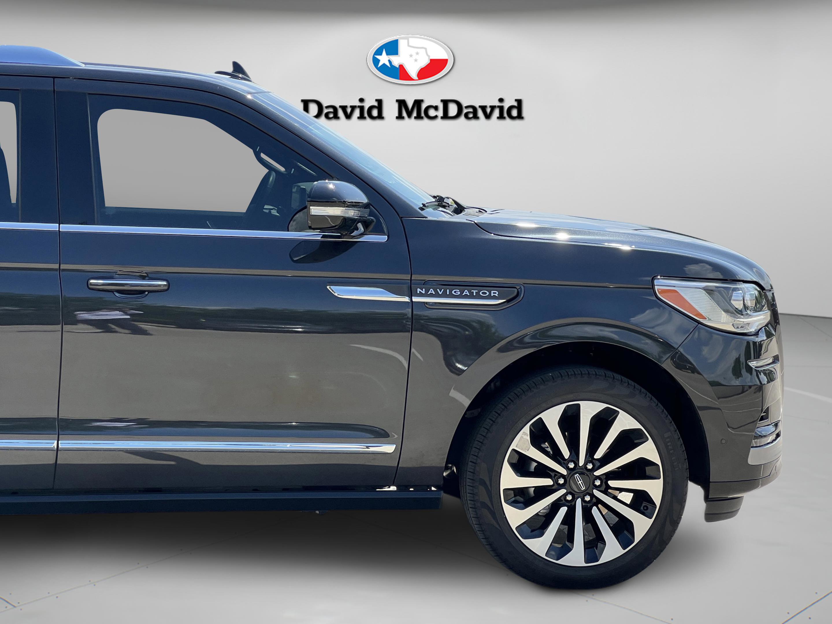 Used 2024 Lincoln Navigator Reserve image 32