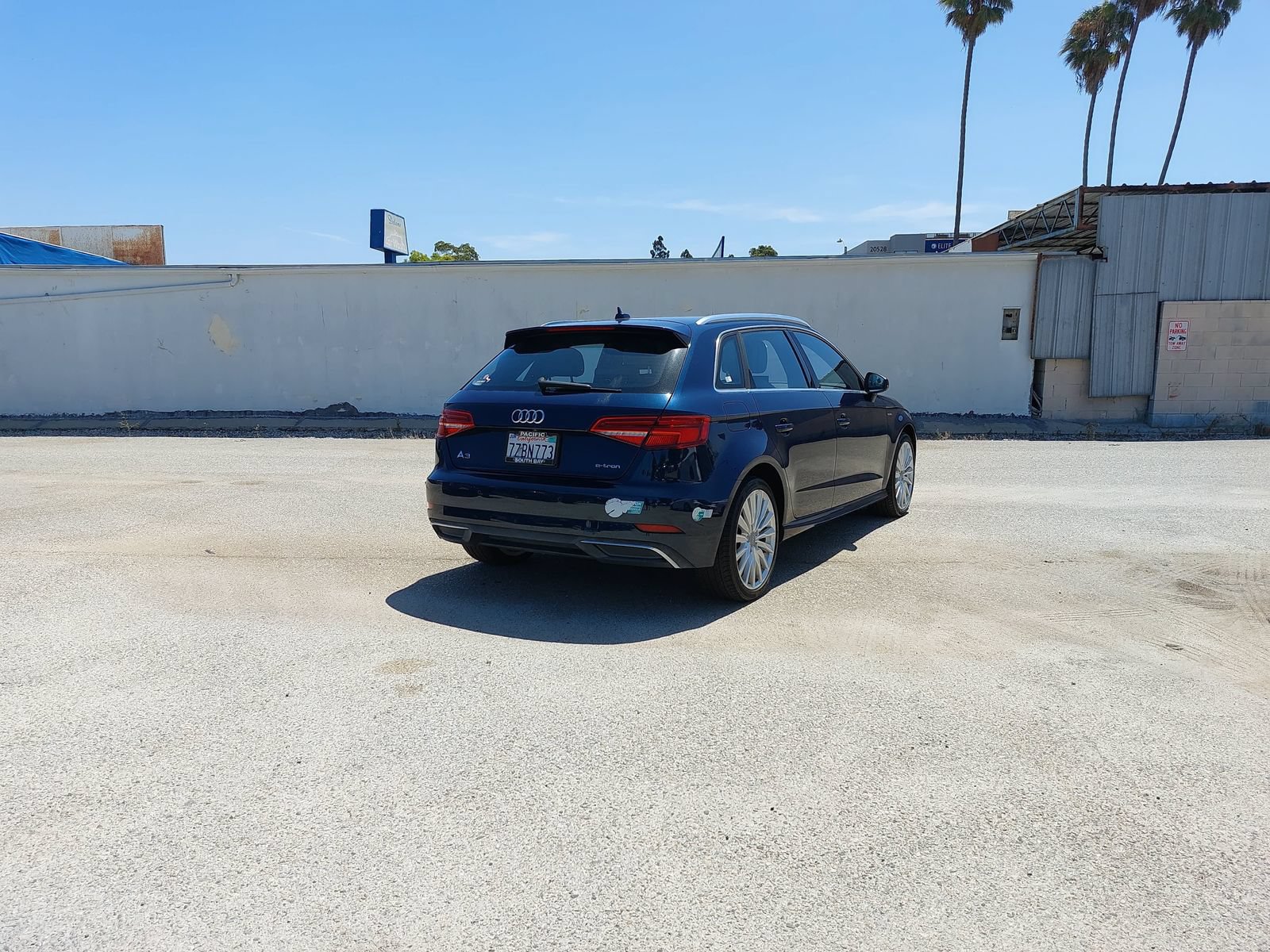 Used 2017 Audi A3 e-tron Premium Plus w/ Technology Package FWD image 3