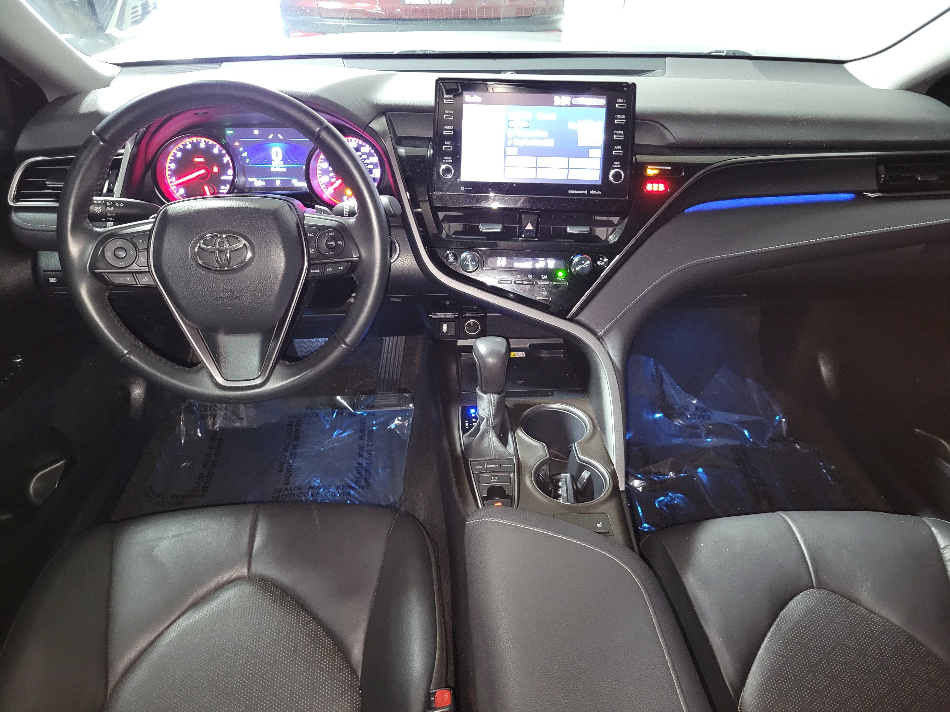 Used 2022 Toyota Camry XSE FWD image 11