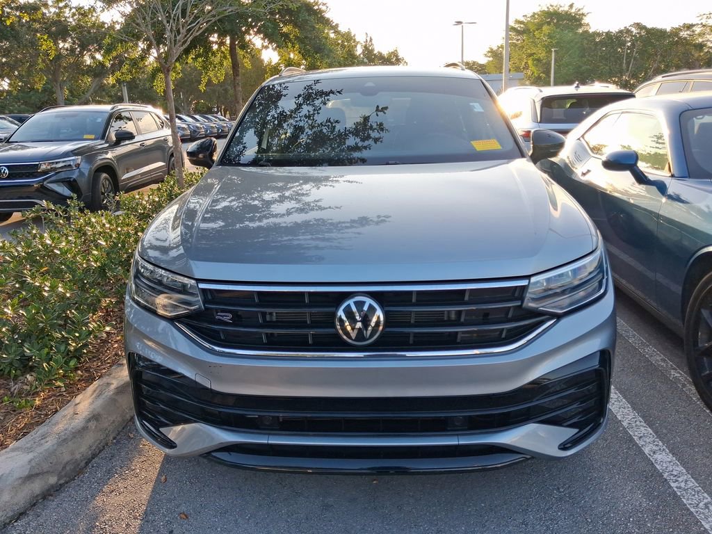 Used 2022 Volkswagen Tiguan SE R-Line FWD image 4