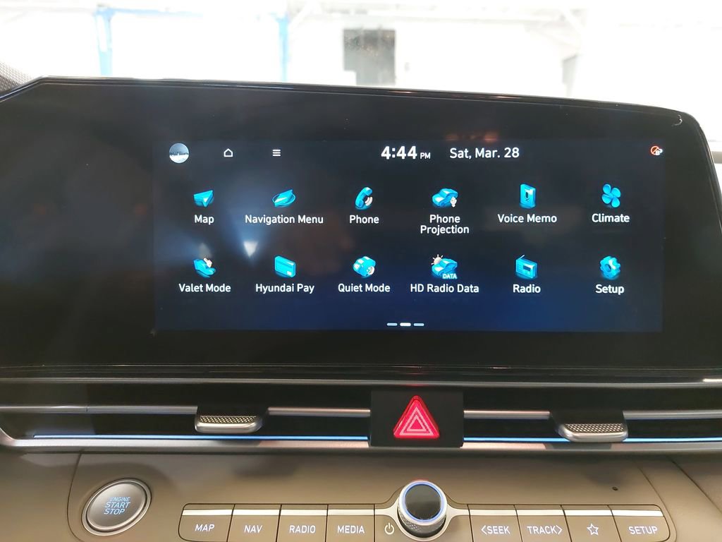 Certified 2025 Hyundai Elantra SEL image 22