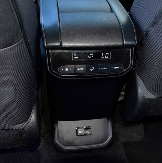 Used 2023 Toyota Highlander LE image 15