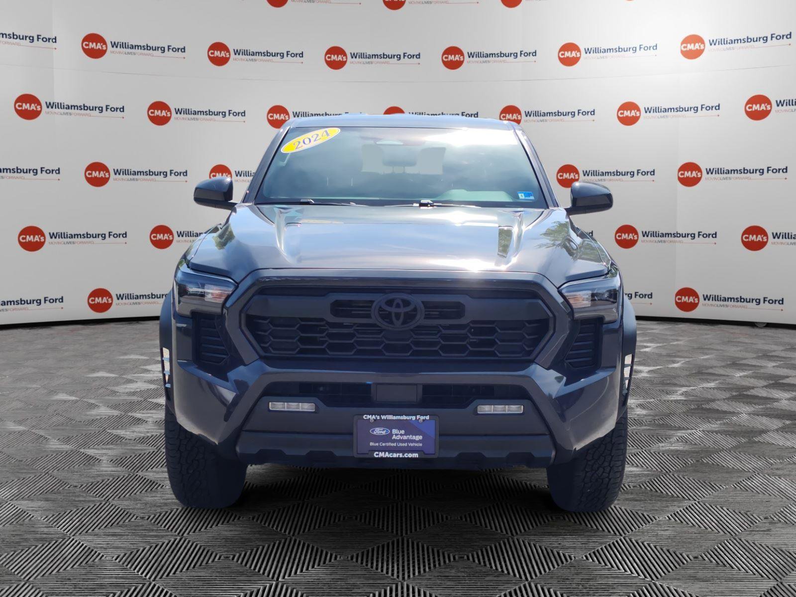 Used 2024 Toyota Tacoma TRD Off-Road image 8