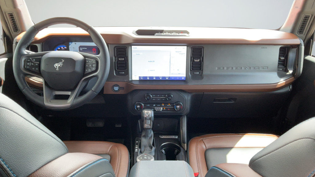 Used 2024 Ford Bronco Outer Banks AWD/4WD image 7