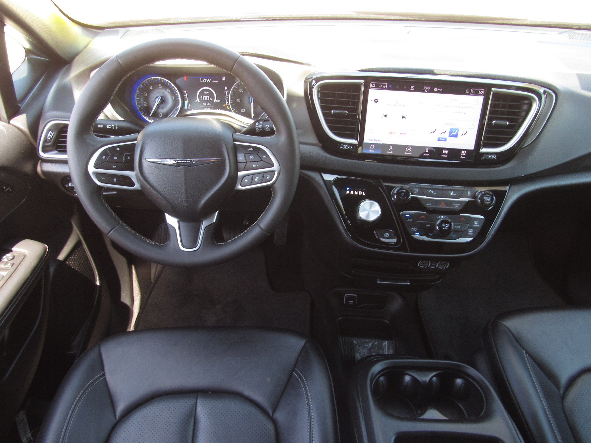 Used 2025 Chrysler Pacifica Select FWD image 18